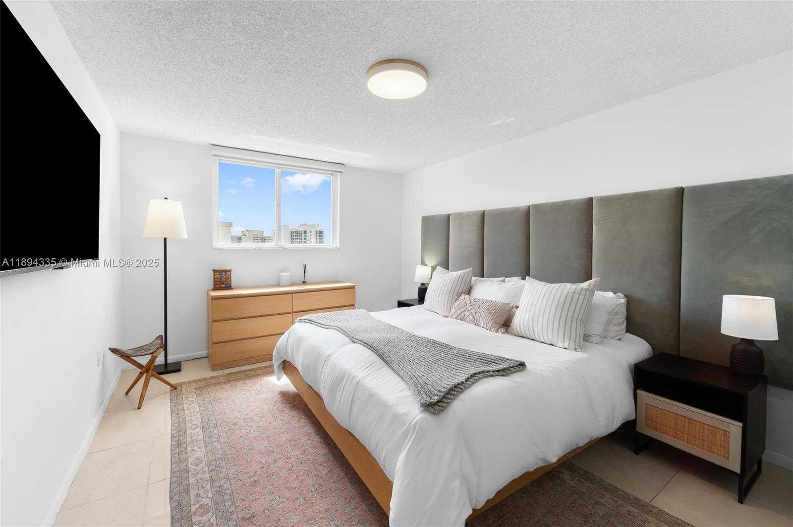 Small Image of 1688 WEST AVE #1004, Miami Beach Number 11