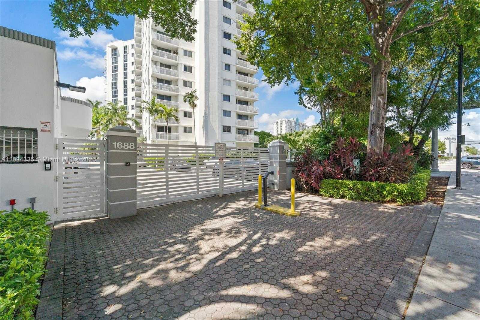 Small Image of 1688 WEST AVE #1004, Miami Beach Number 19