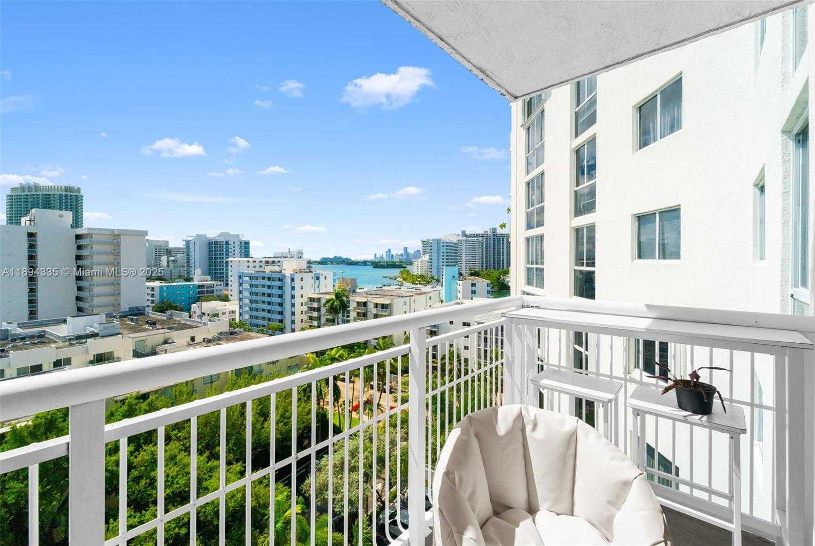 Small Image of 1688 WEST AVE #1004, Miami Beach Number 3