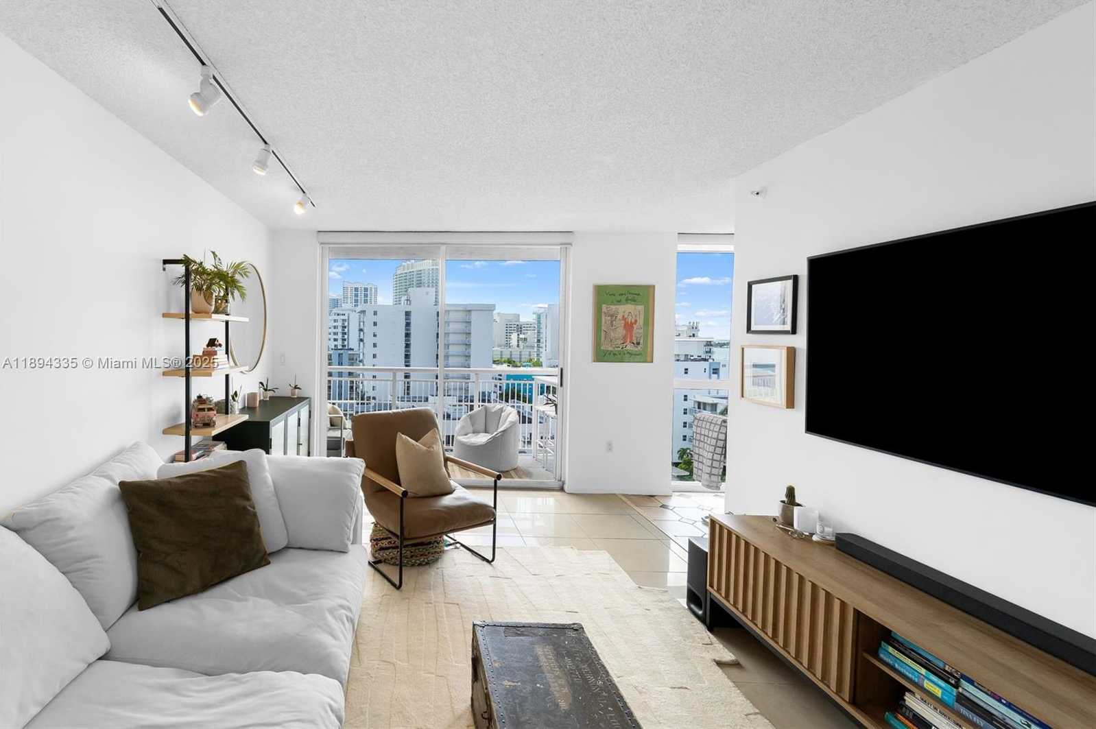 Small Image of 1688 WEST AVE #1004, Miami Beach Number 5