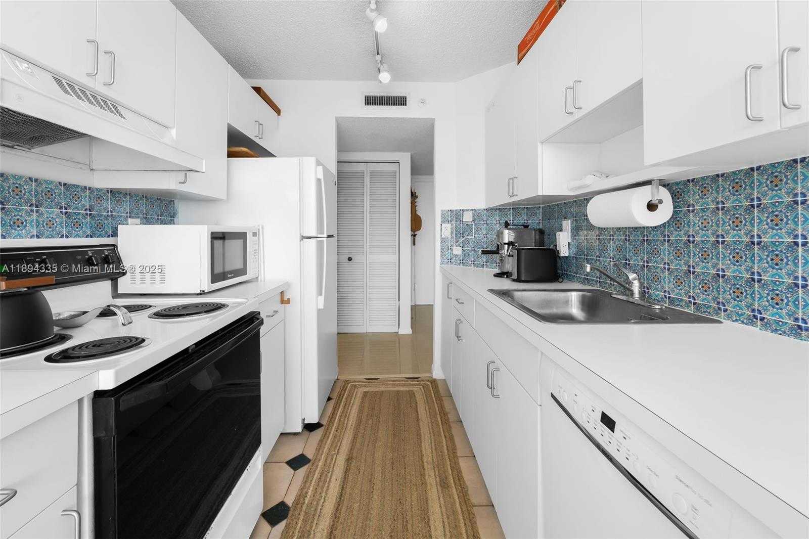 Small Image of 1688 WEST AVE #1004, Miami Beach Number 8