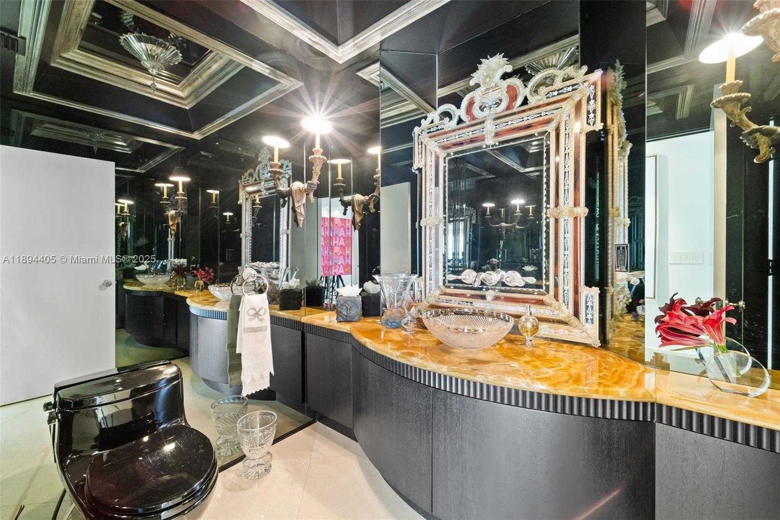 Small Image of 7000 ISLAND BLVD #PH-02, Aventura Number 14