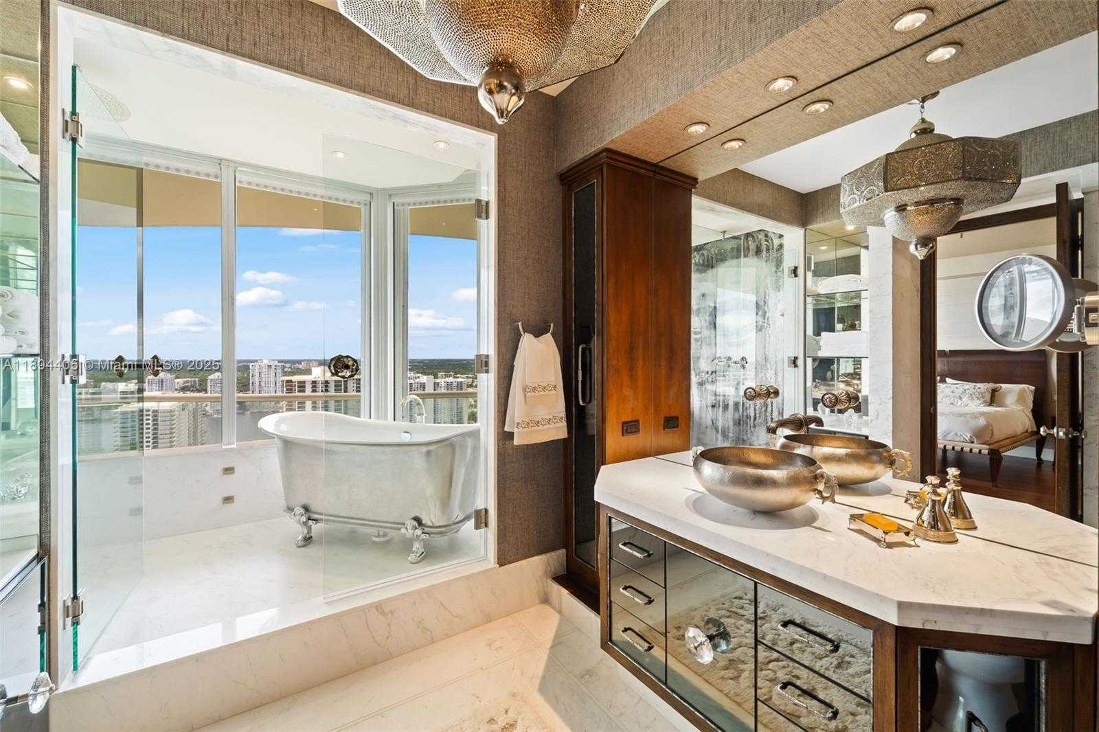 Small Image of 7000 ISLAND BLVD #PH-02, Aventura Number 29