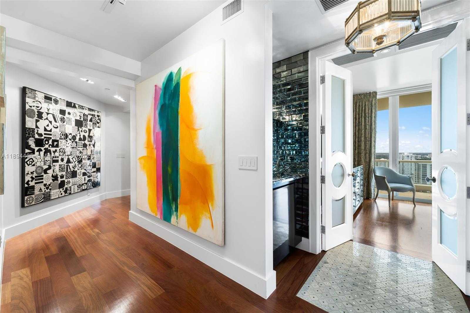 Small Image of 7000 ISLAND BLVD #PH-02, Aventura Number 32