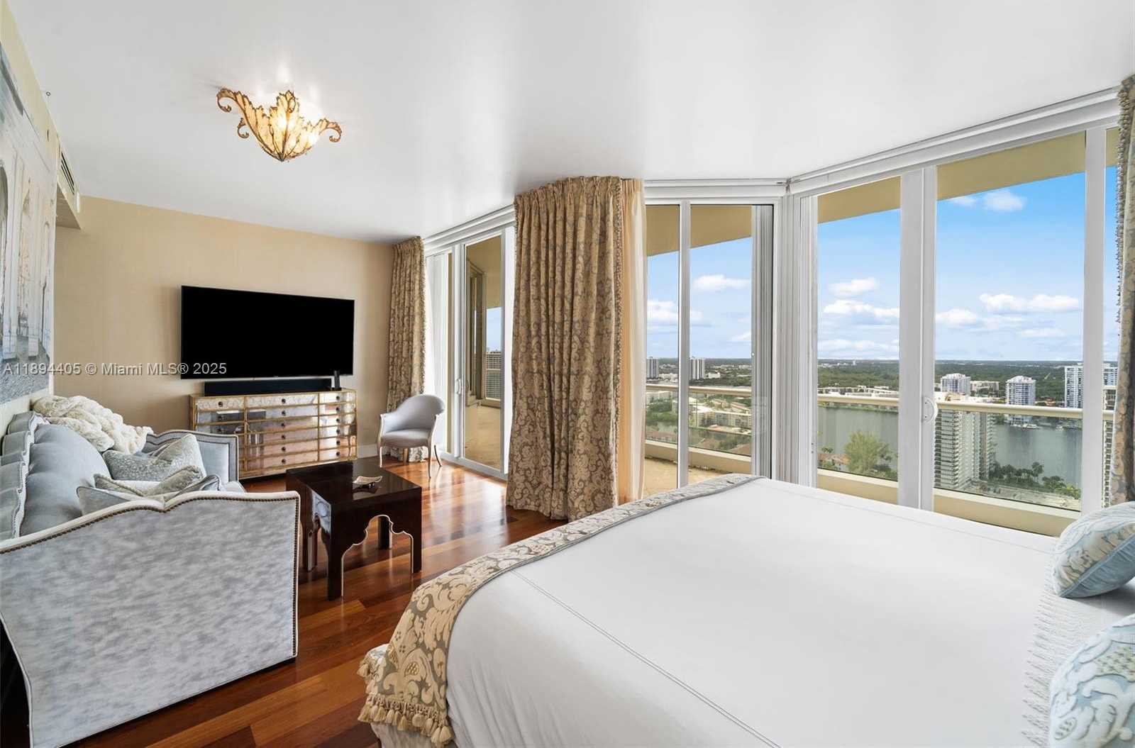 Small Image of 7000 ISLAND BLVD #PH-02, Aventura Number 33