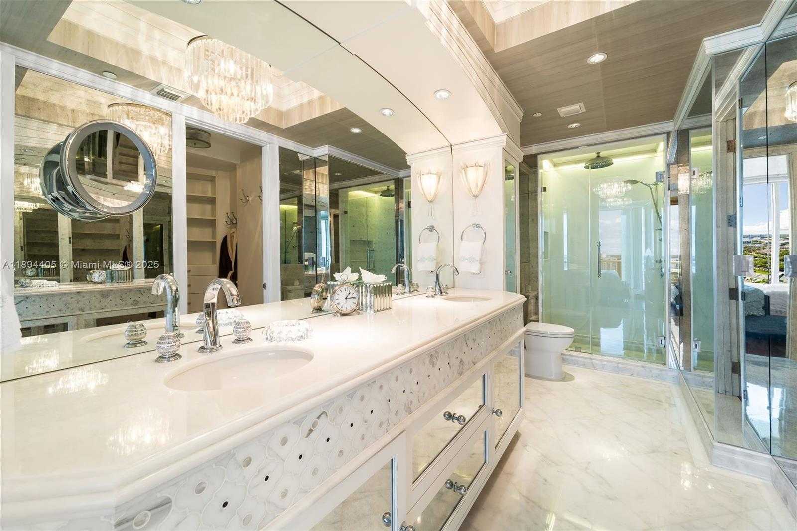 Small Image of 7000 ISLAND BLVD #PH-02, Aventura Number 34