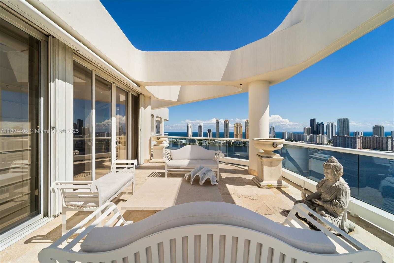 Small Image of 7000 ISLAND BLVD #PH-02, Aventura Number 37