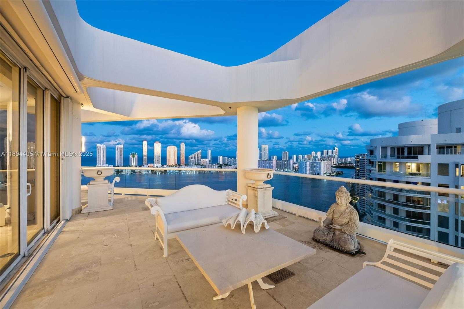 Small Image of 7000 ISLAND BLVD #PH-02, Aventura Number 42