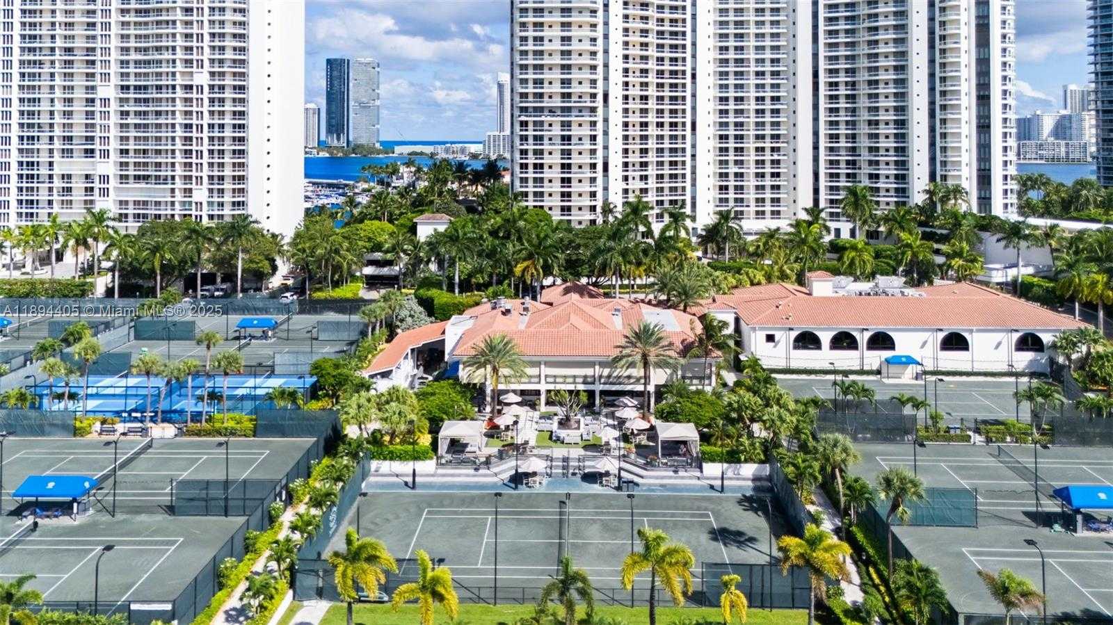 Small Image of 7000 ISLAND BLVD #PH-02, Aventura Number 49