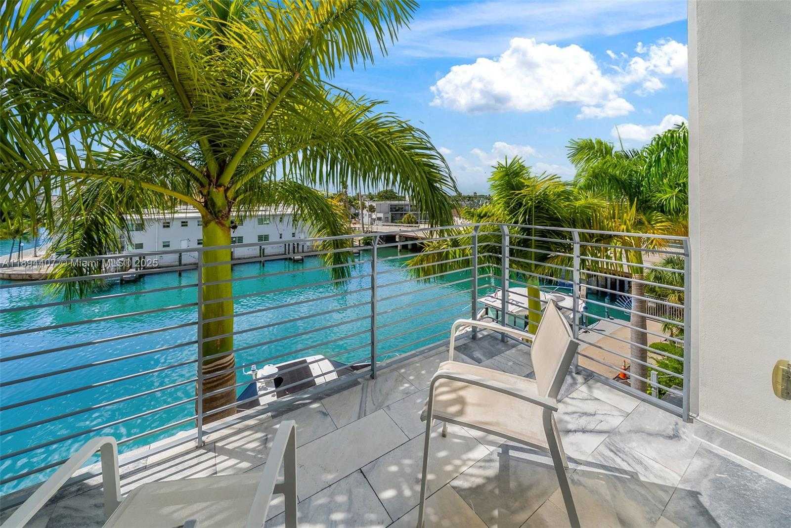 Small Image of 33 Shore Dr E, Miami, FL 33133, USA Number 29
