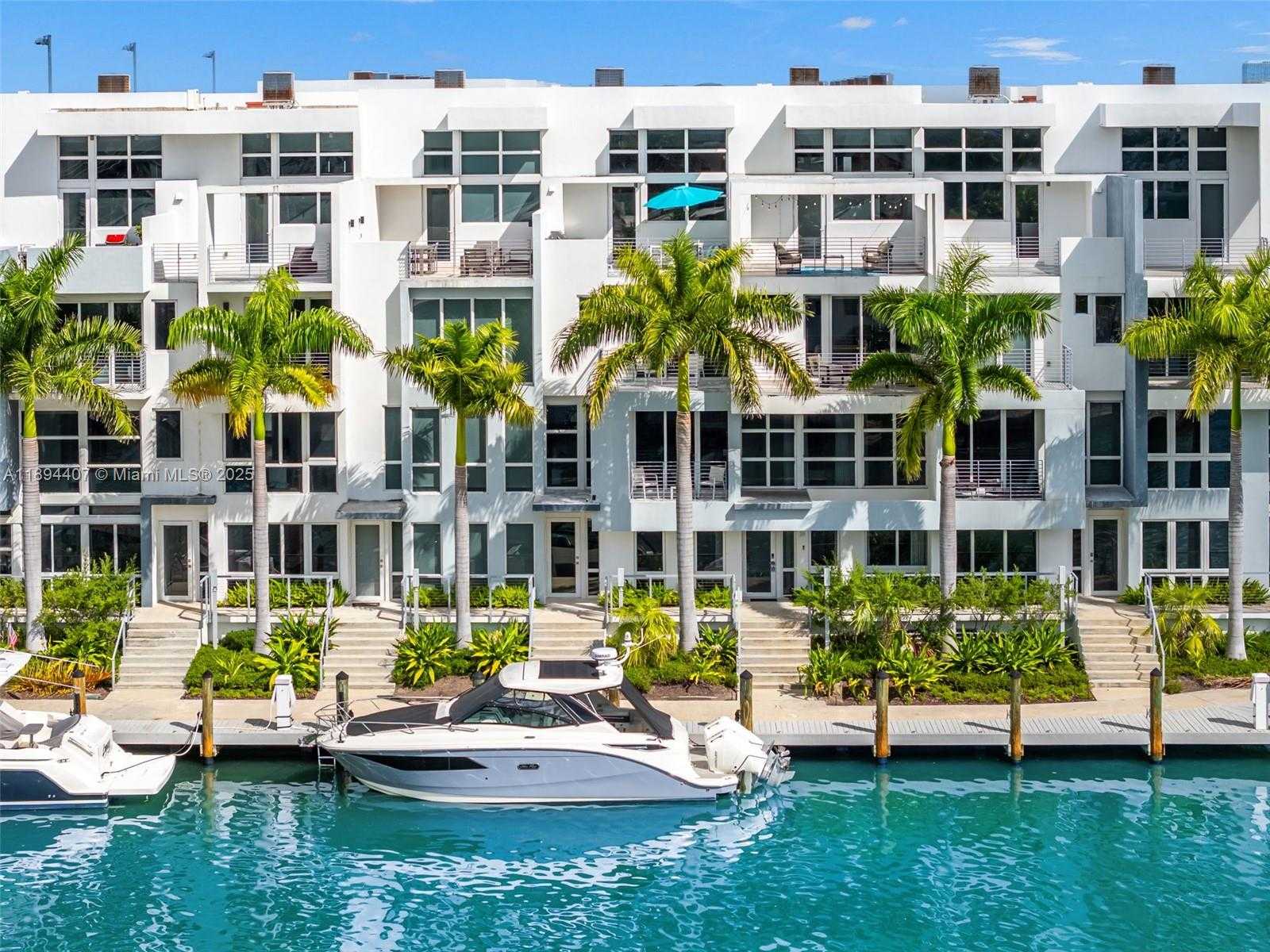 Small Image of 33 Shore Dr E, Miami, FL 33133, USA Number 3