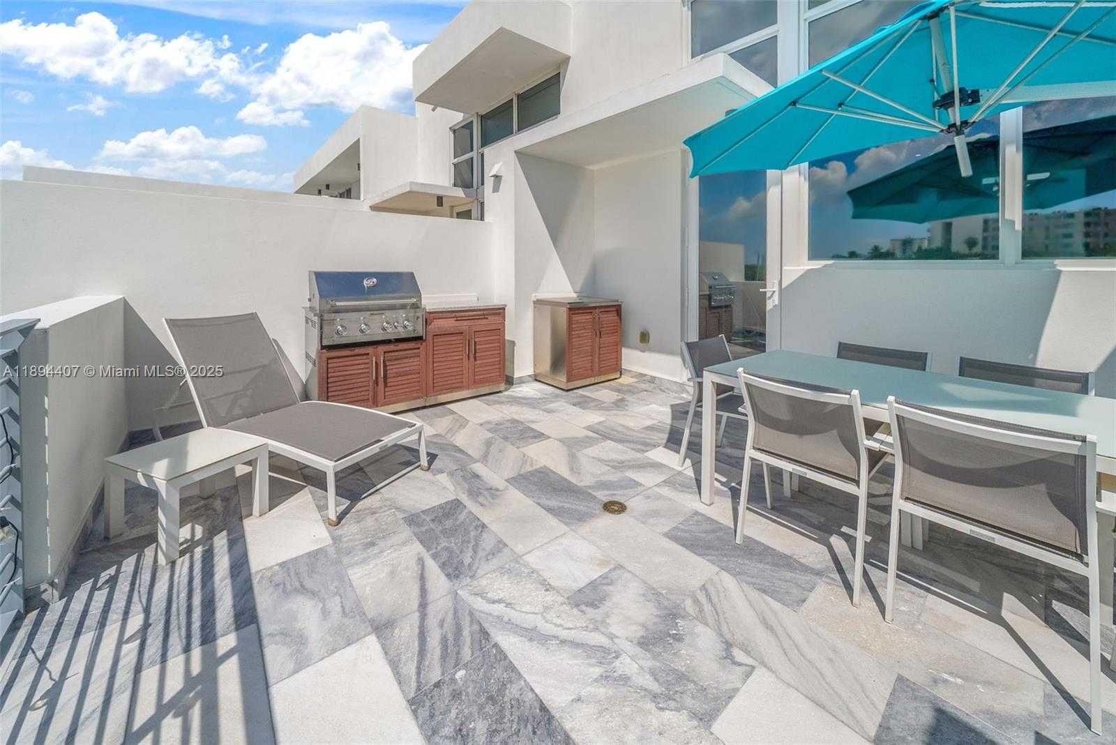 Small Image of 33 Shore Dr E, Miami, FL 33133, USA Number 34