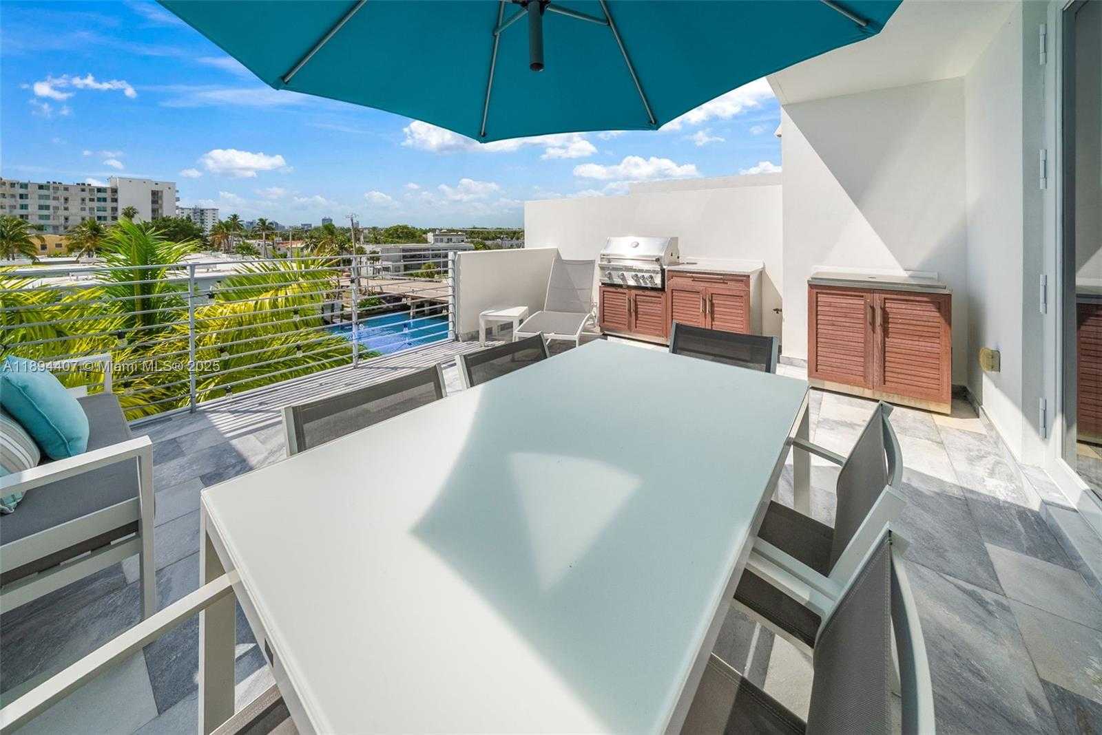 Small Image of 33 Shore Dr E, Miami, FL 33133, USA Number 35