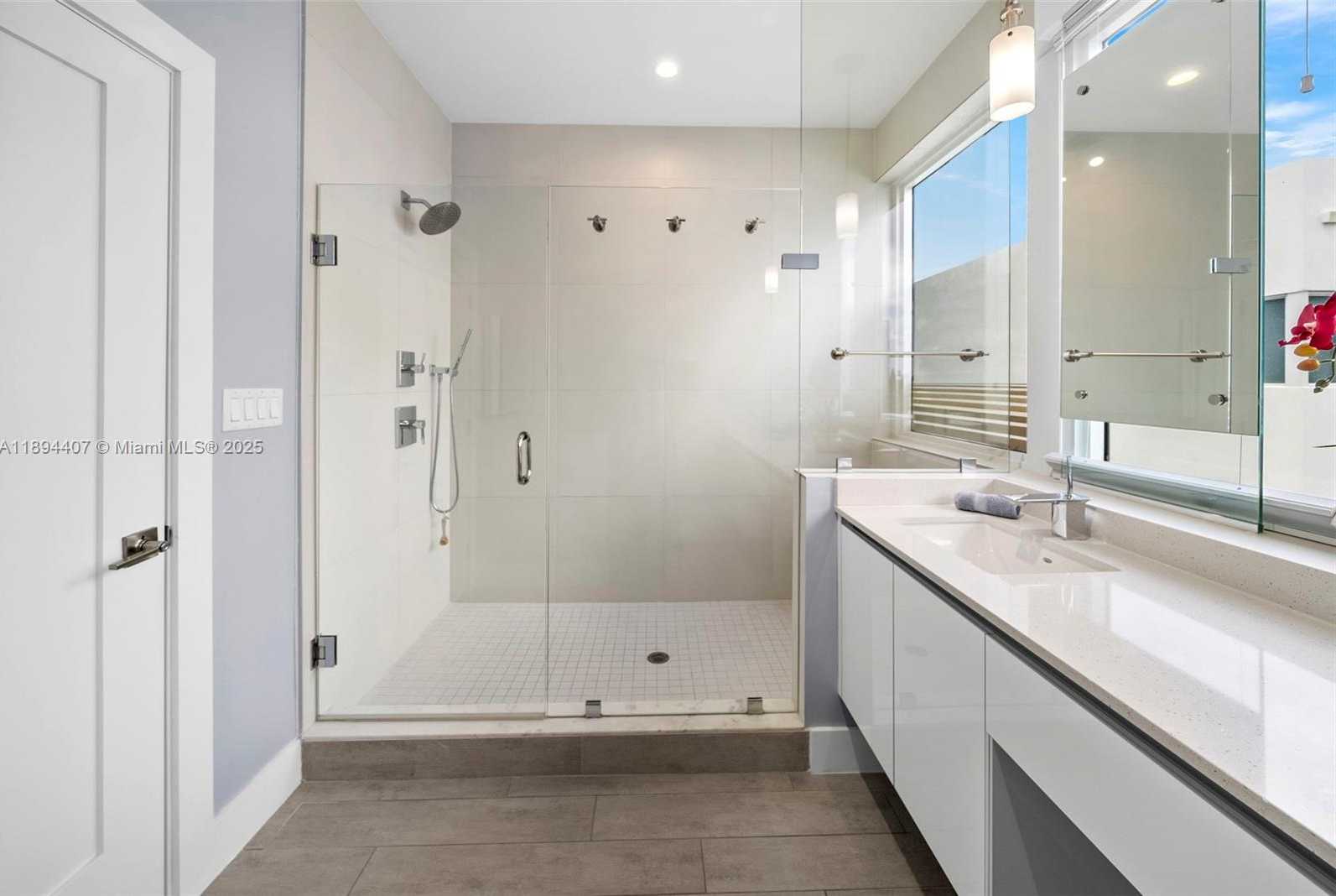 Small Image of 33 Shore Dr E, Miami, FL 33133, USA Number 40