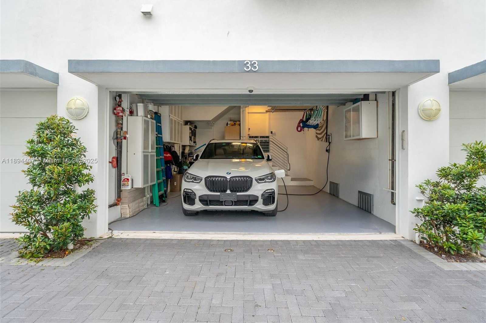 Small Image of 33 Shore Dr E, Miami, FL 33133, USA Number 41