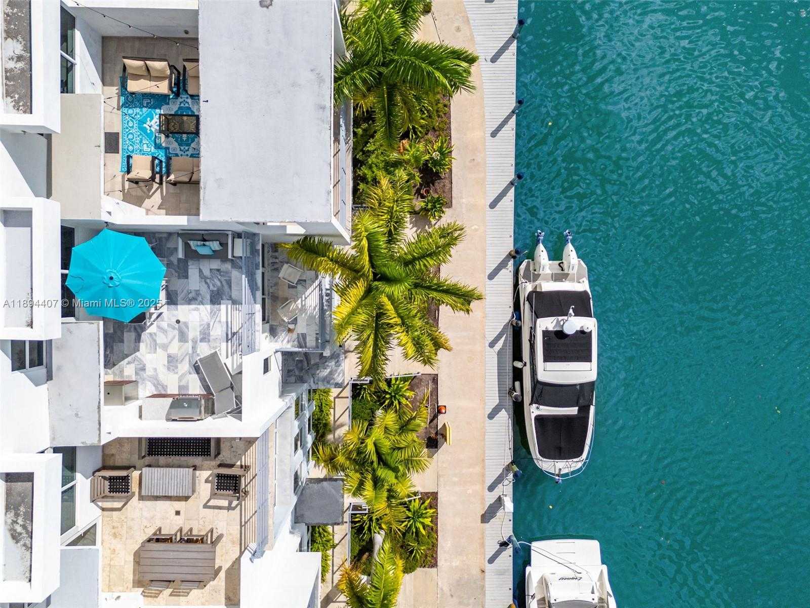Small Image of 33 Shore Dr E, Miami, FL 33133, USA Number 44