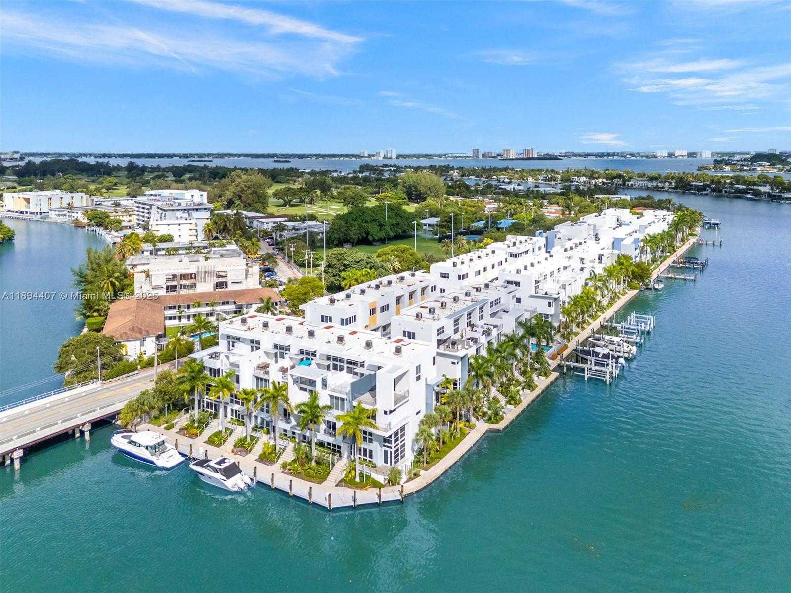 Small Image of 33 Shore Dr E, Miami, FL 33133, USA Number 45
