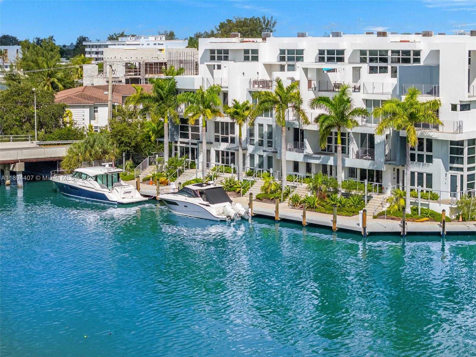 Small Image of 33 Shore Dr E, Miami, FL 33133, USA Number 47