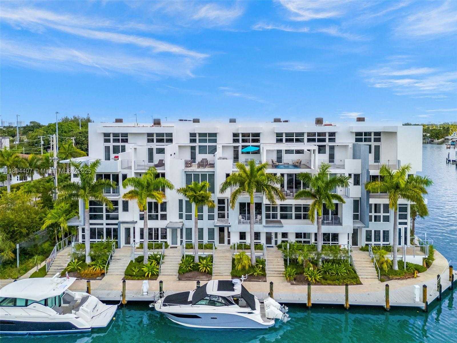 Small Image of 33 Shore Dr E, Miami, FL 33133, USA Number 48
