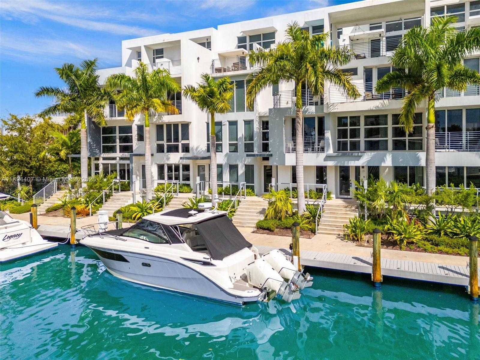 Small Image of 33 Shore Dr E, Miami, FL 33133, USA Number 52
