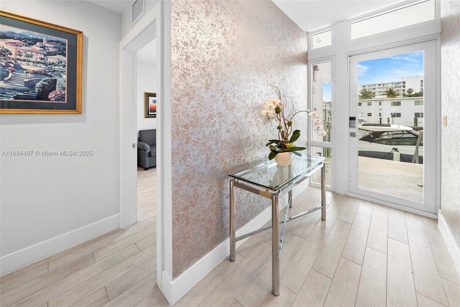 Small Image of 33 Shore Dr E, Miami, FL 33133, USA Number 7