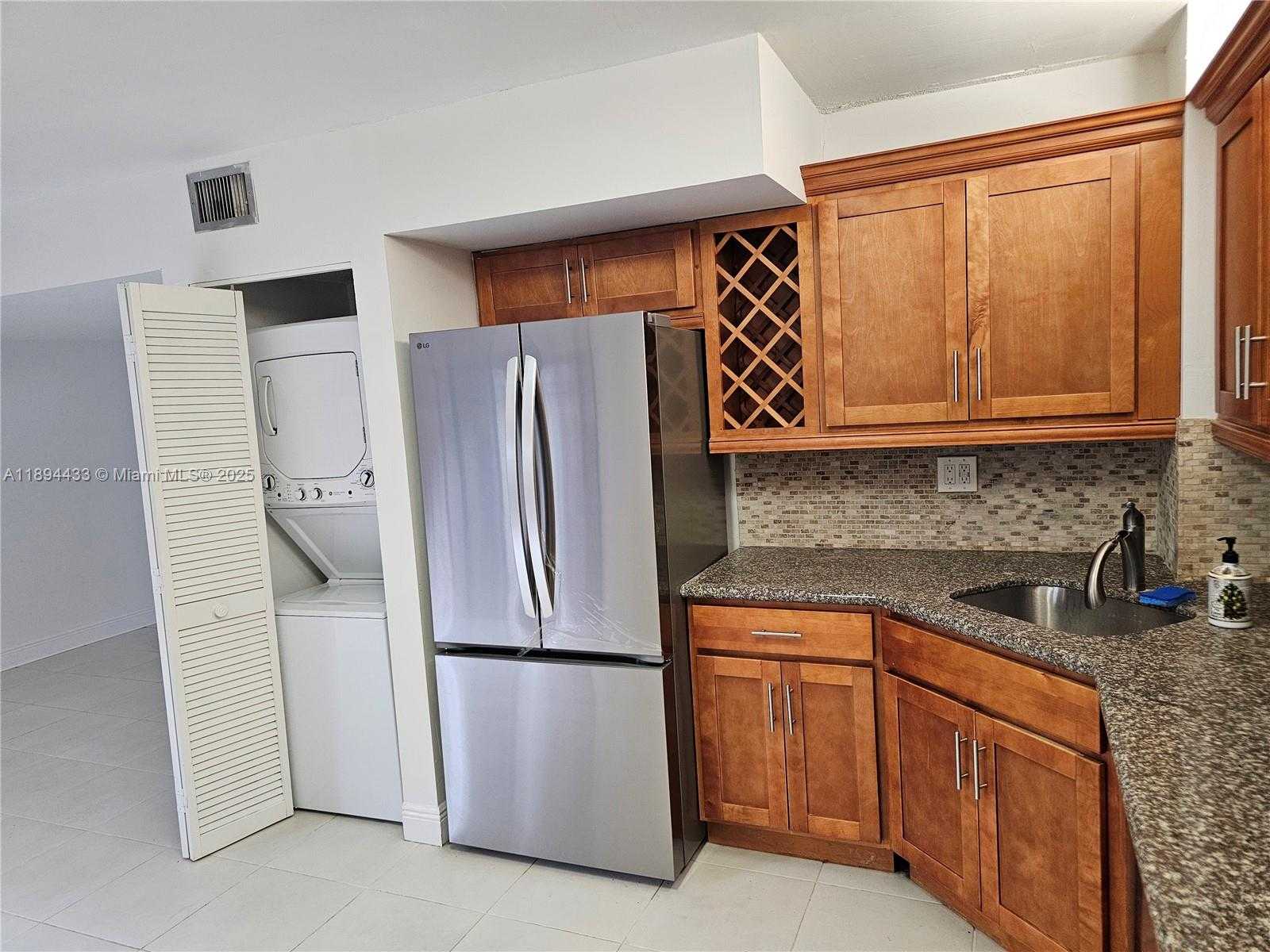Small Image of 10142 SOUTH WEST 77TH CT #10142, Miami Number 3