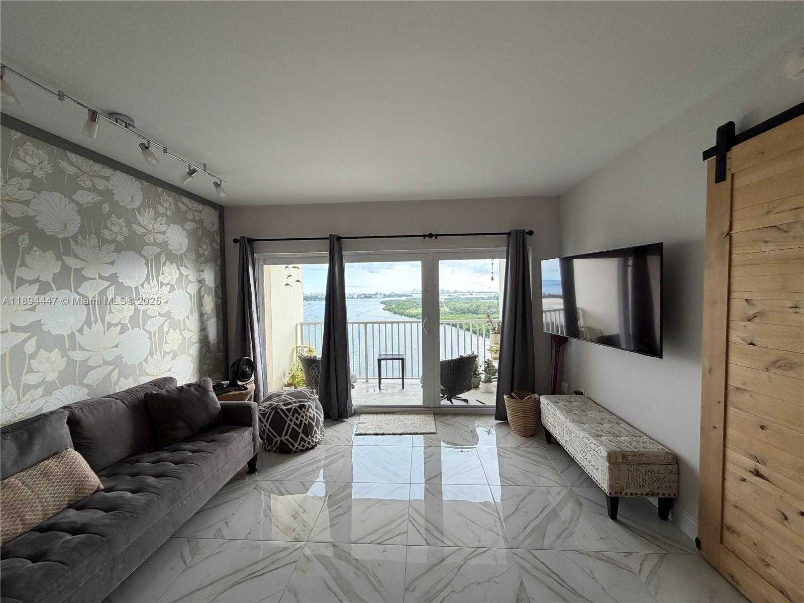 Small Image of 300 BAYVIEW DR #2014, Sunny Isles Beach Number 16