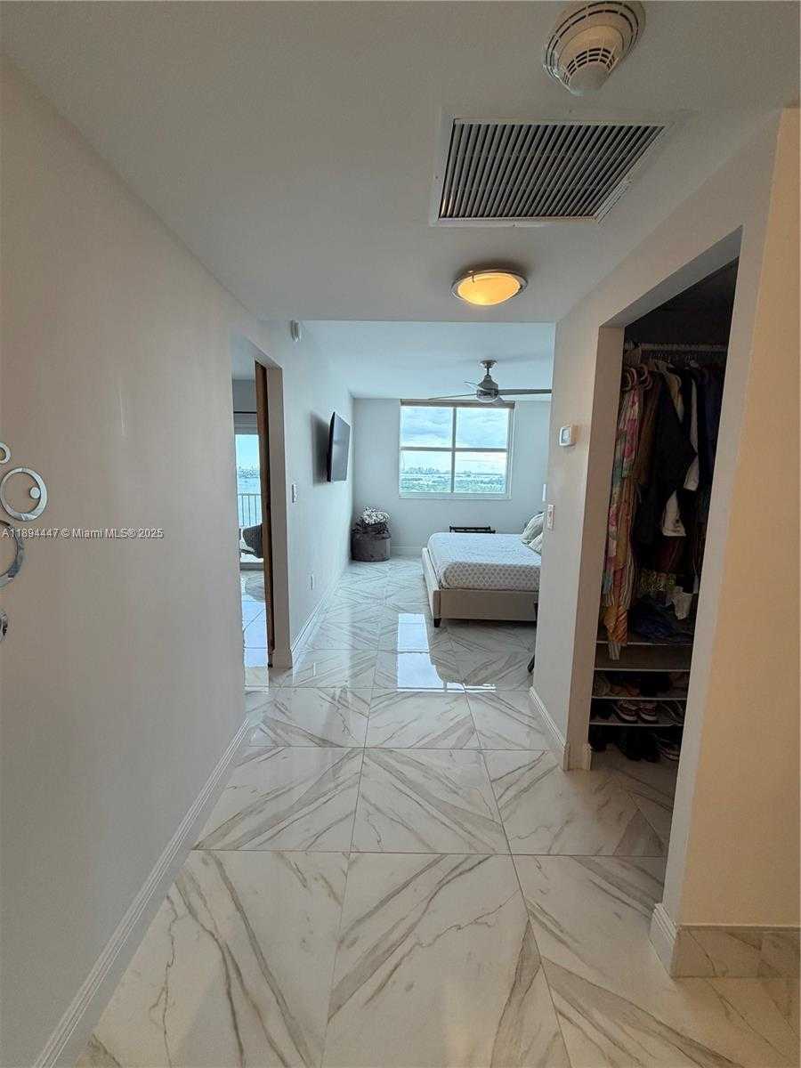 Small Image of 300 BAYVIEW DR #2014, Sunny Isles Beach Number 24