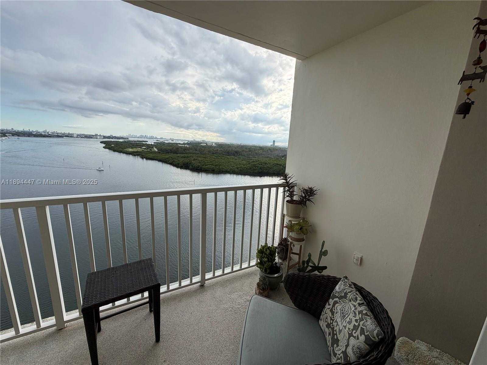 Small Image of 300 BAYVIEW DR #2014, Sunny Isles Beach Number 26