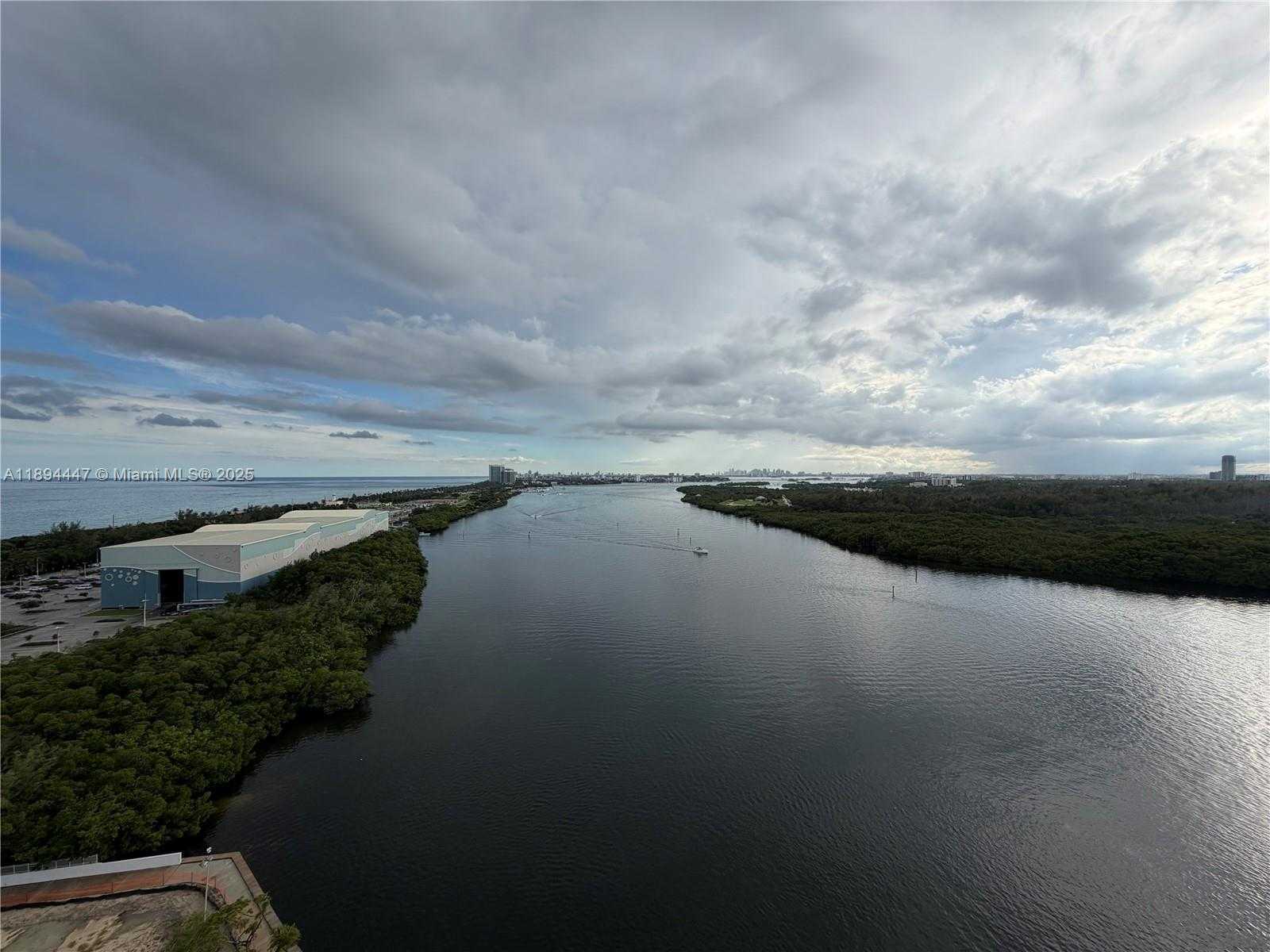 Small Image of 300 BAYVIEW DR #2014, Sunny Isles Beach Number 30