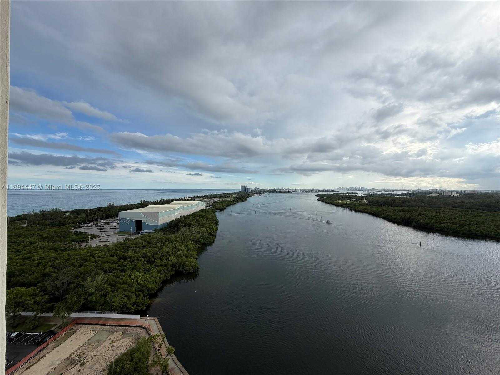 Small Image of 300 BAYVIEW DR #2014, Sunny Isles Beach Number 31