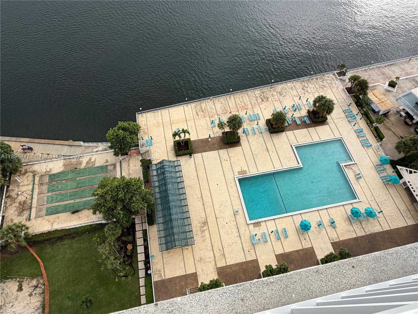 Small Image of 300 BAYVIEW DR #2014, Sunny Isles Beach Number 32