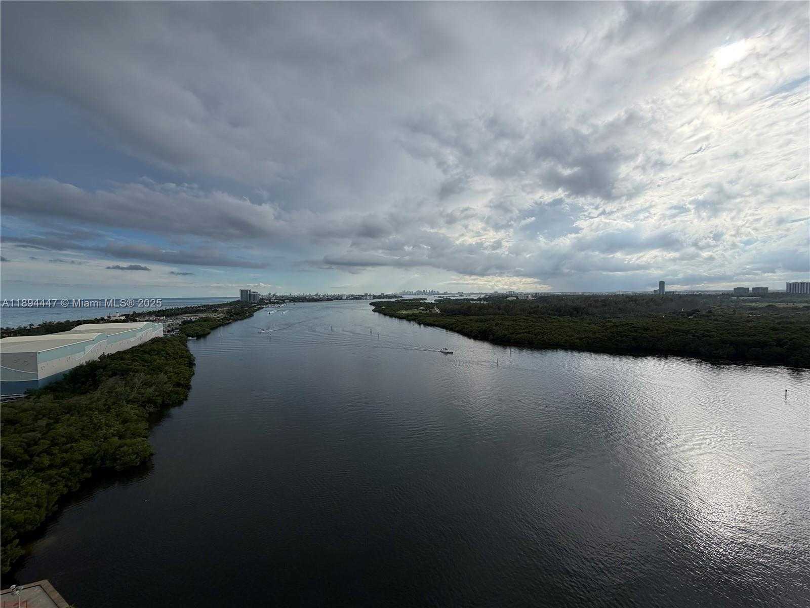 Small Image of 300 BAYVIEW DR #2014, Sunny Isles Beach Number 33