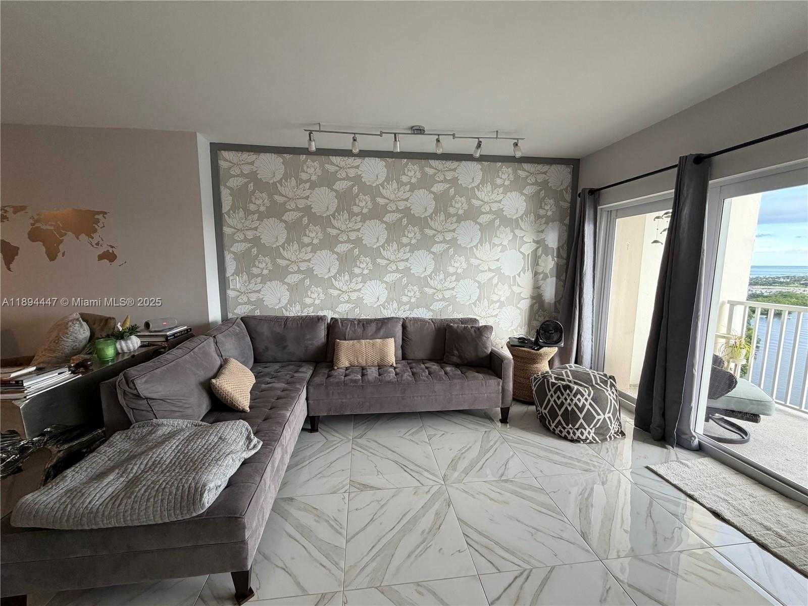 Small Image of 300 BAYVIEW DR #2014, Sunny Isles Beach Number 35