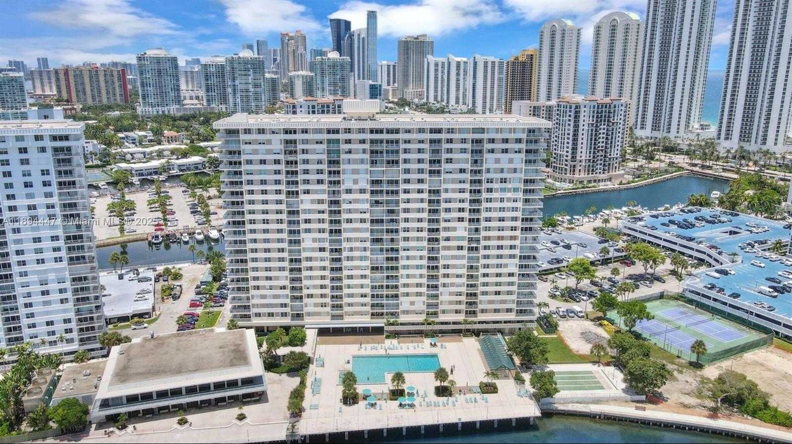 Small Image of 300 BAYVIEW DR #2014, Sunny Isles Beach Number 40