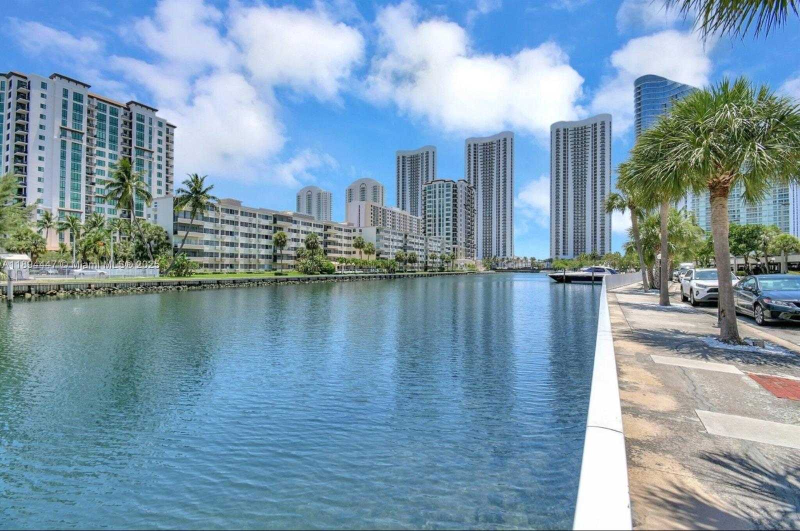 Small Image of 300 BAYVIEW DR #2014, Sunny Isles Beach Number 43