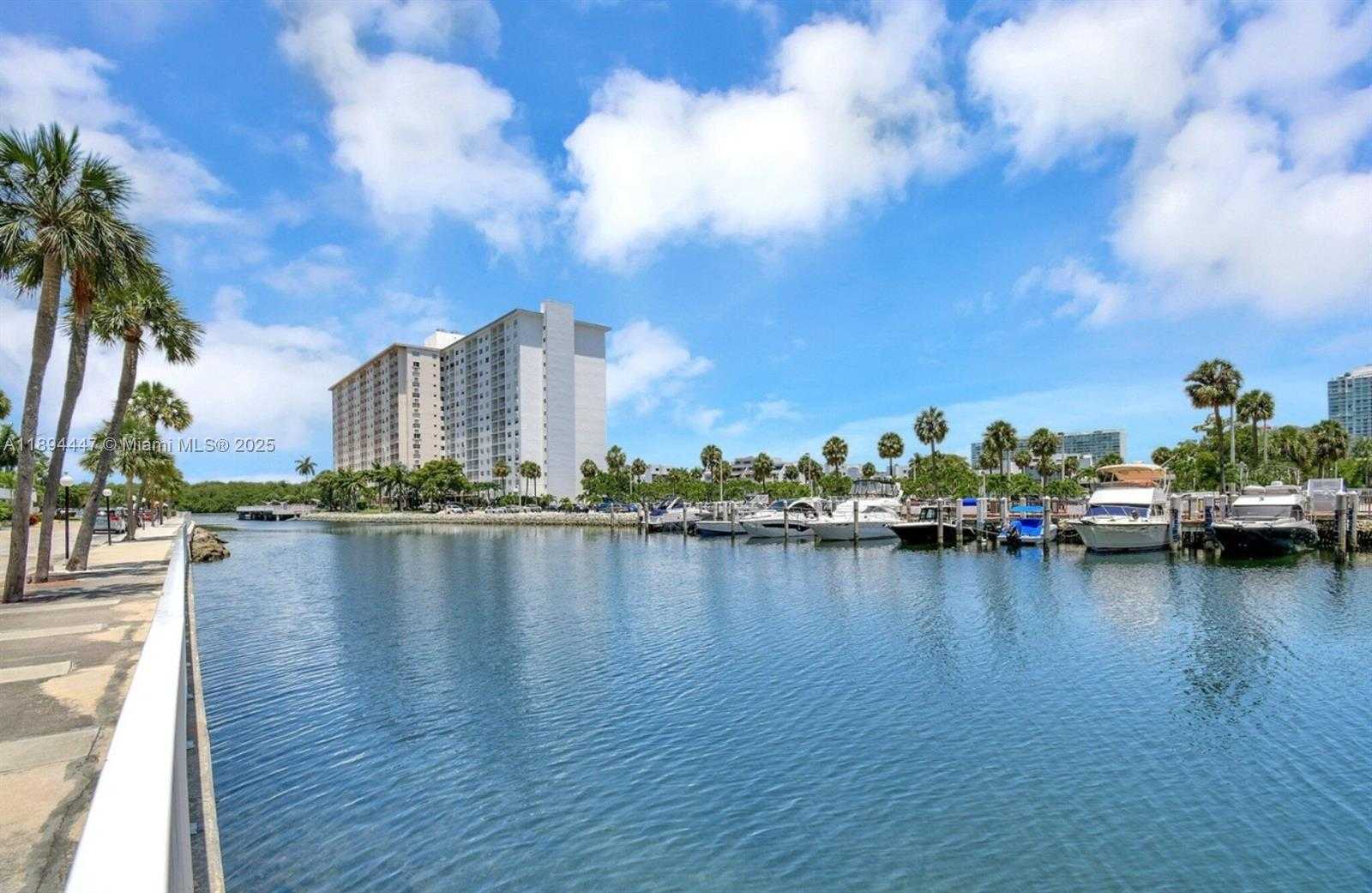 Small Image of 300 BAYVIEW DR #2014, Sunny Isles Beach Number 44