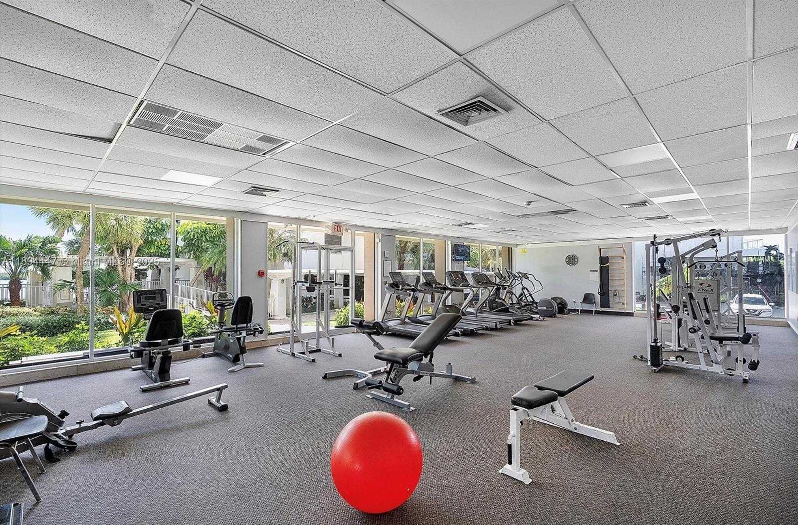 Small Image of 300 BAYVIEW DR #2014, Sunny Isles Beach Number 49