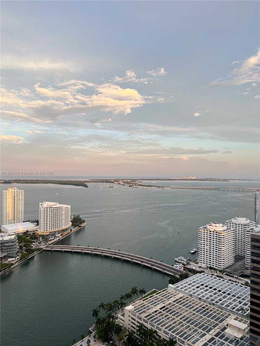 Small Image of 485 BRICKELL AVE #4109, Miami Number 12