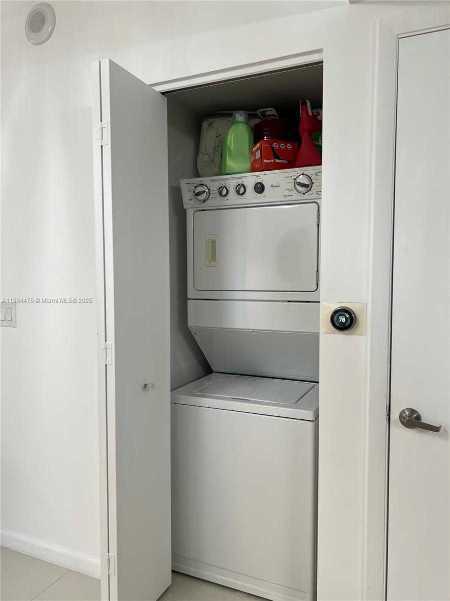 Small Image of 485 BRICKELL AVE #4109, Miami Number 15