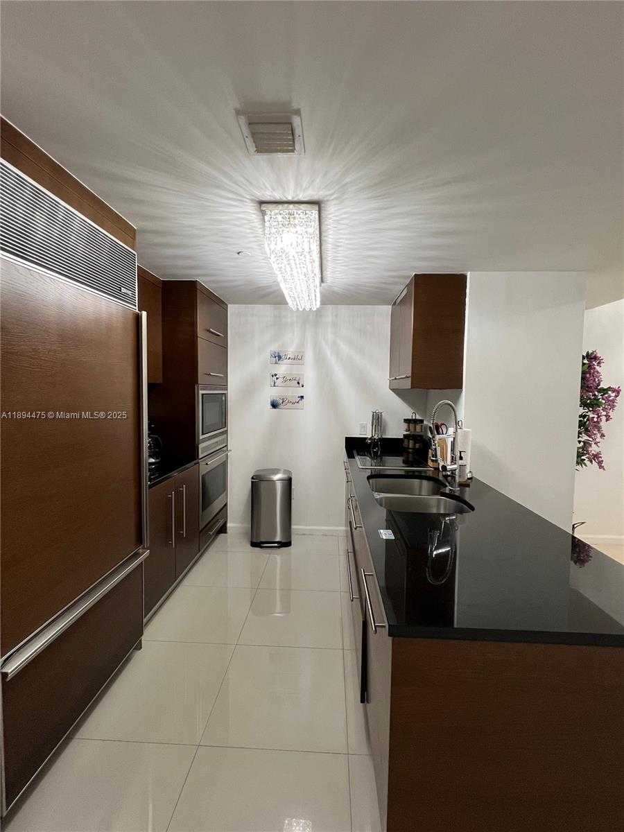 Small Image of 485 BRICKELL AVE #4109, Miami Number 5
