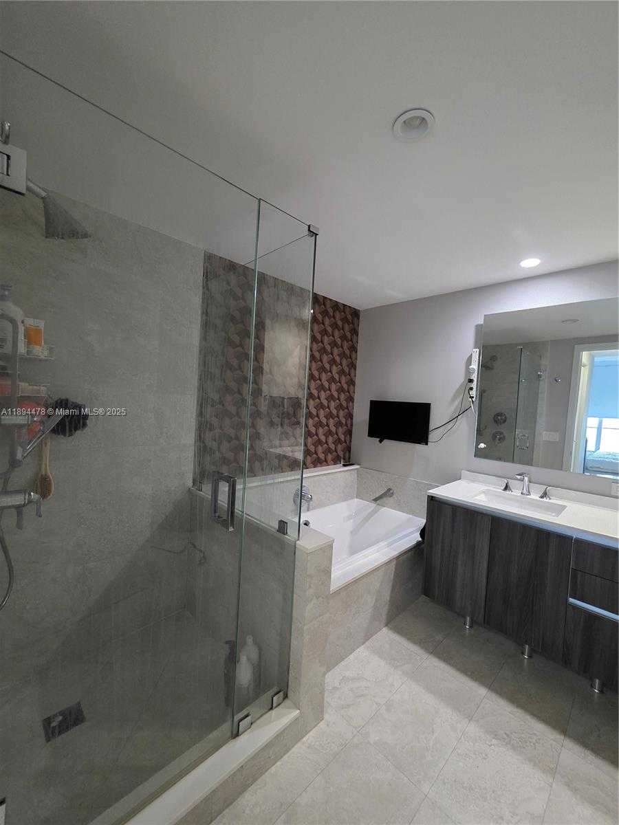 Small Image of 488 NORTH EAST 18TH ST #301, Miami Number 18