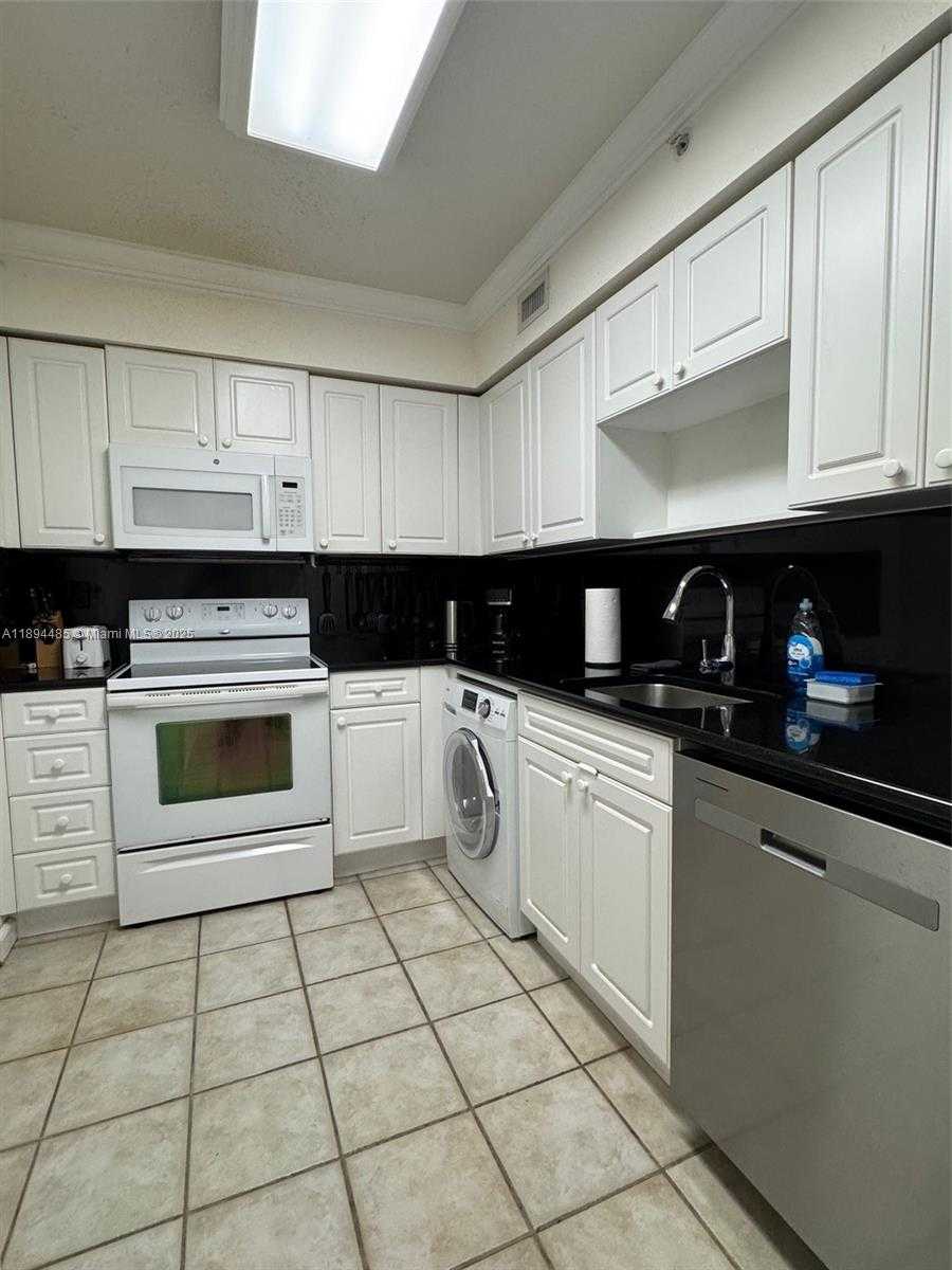 Small Image of 2501 SOUTH OCEAN DR #328, Hollywood Number 10