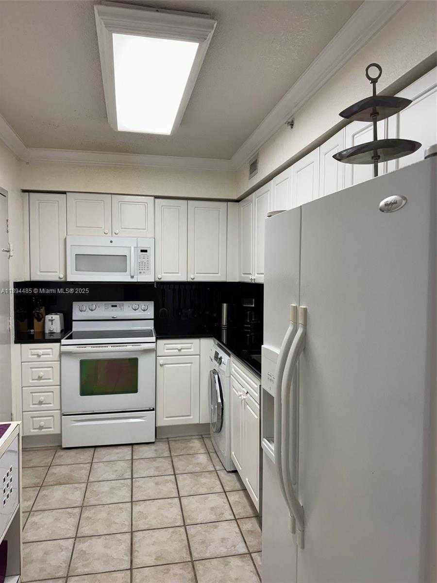 Small Image of 2501 SOUTH OCEAN DR #328, Hollywood Number 12