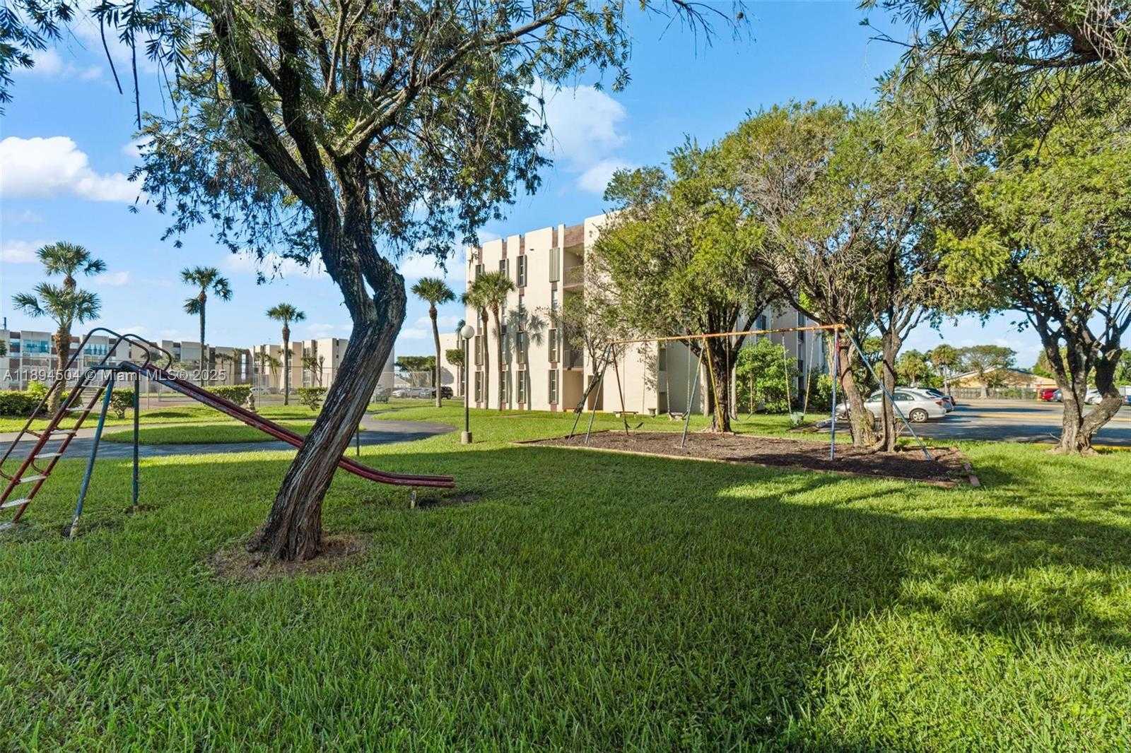 Small Image of 9441 SOUTH WEST 4TH ST #204, Miami Number 24