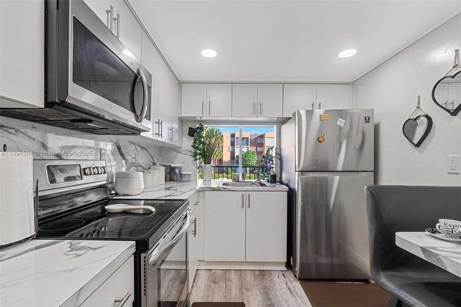 Small Image of 9441 SOUTH WEST 4TH ST #204, Miami Number 8