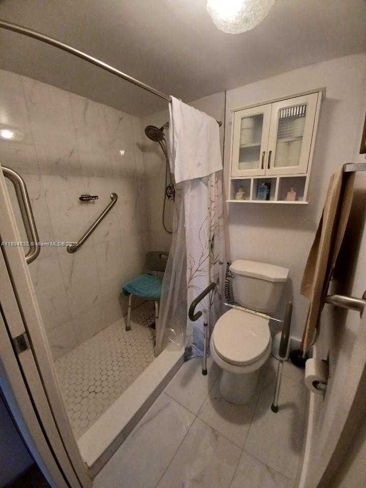 Small Image of 13100 SOUTH WEST 11TH CT #413C, Pembroke Pines Number 10
