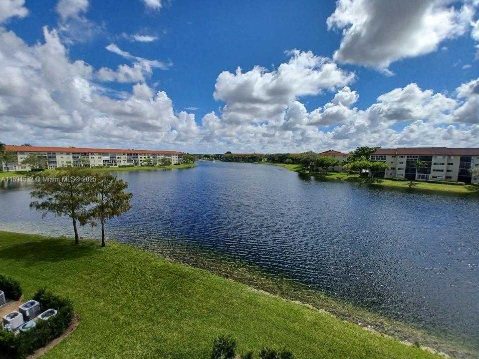 Small Image of 13100 SOUTH WEST 11TH CT #413C, Pembroke Pines Number 2