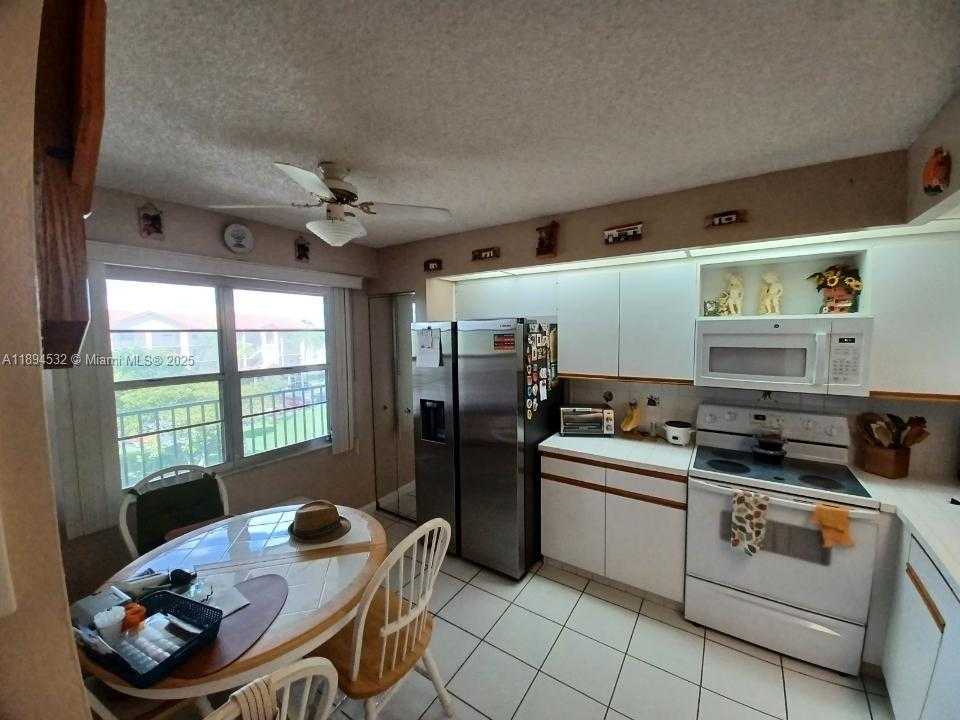 Small Image of 13100 SOUTH WEST 11TH CT #413C, Pembroke Pines Number 4