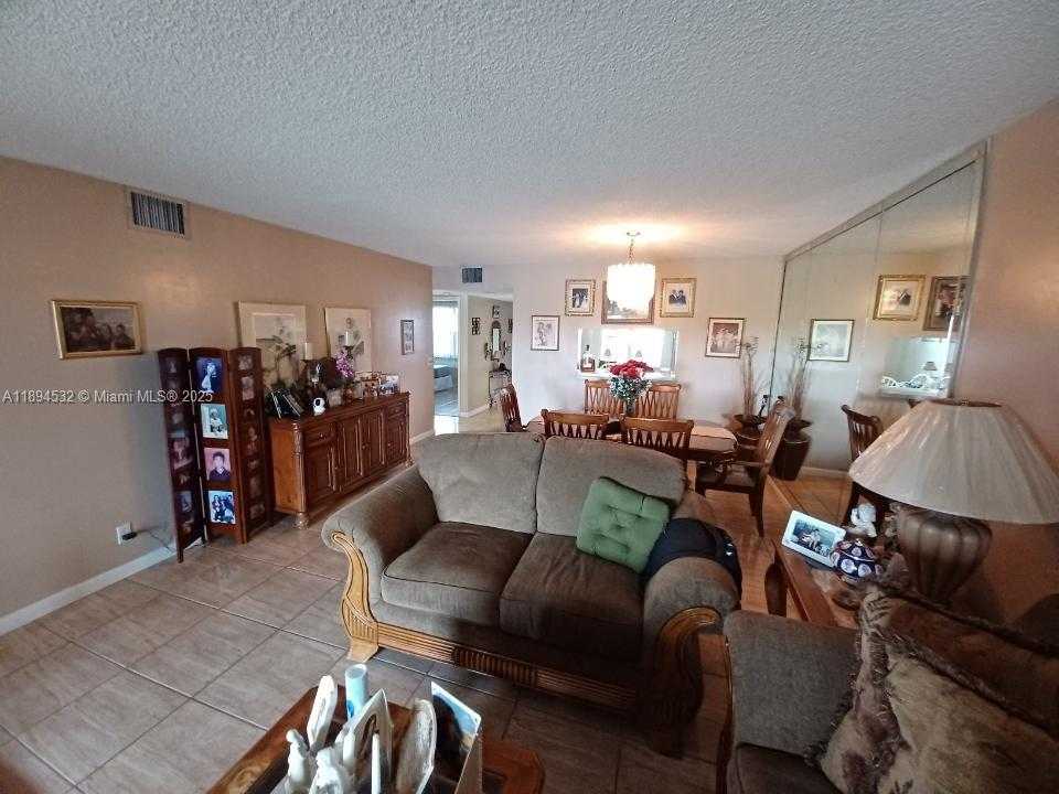 Small Image of 13100 SOUTH WEST 11TH CT #413C, Pembroke Pines Number 6